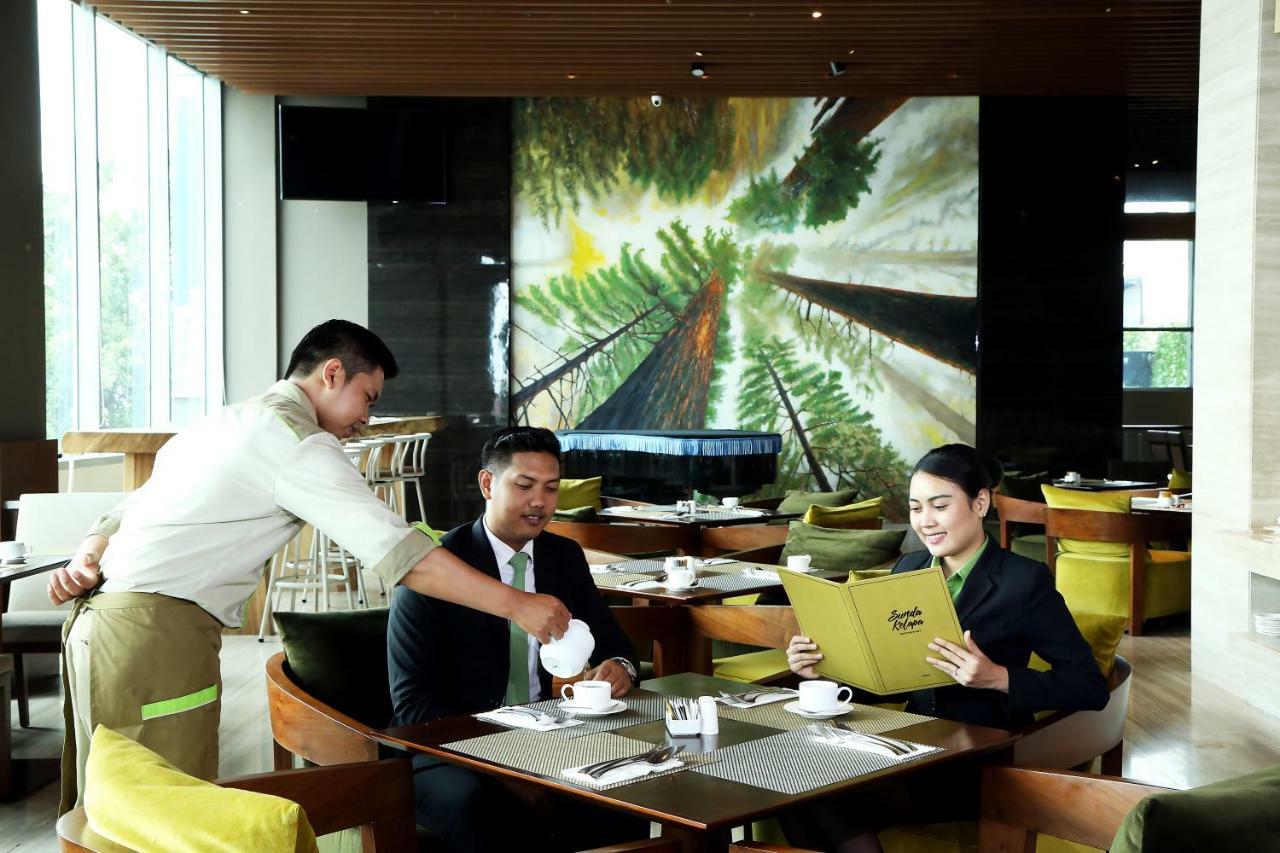 Aone Hotel Jakarta Exterior foto